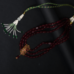 Collier Multi-Rangs Perles Grenat & Pendentif Filigrane Doré