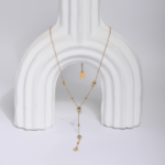 Collier Y Chaîne Fine Dorée & Mains de Fatma Pavées